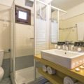 Thumbnail of http://Lagomandra%20Beach%20Hotel%20-%20kupatilo