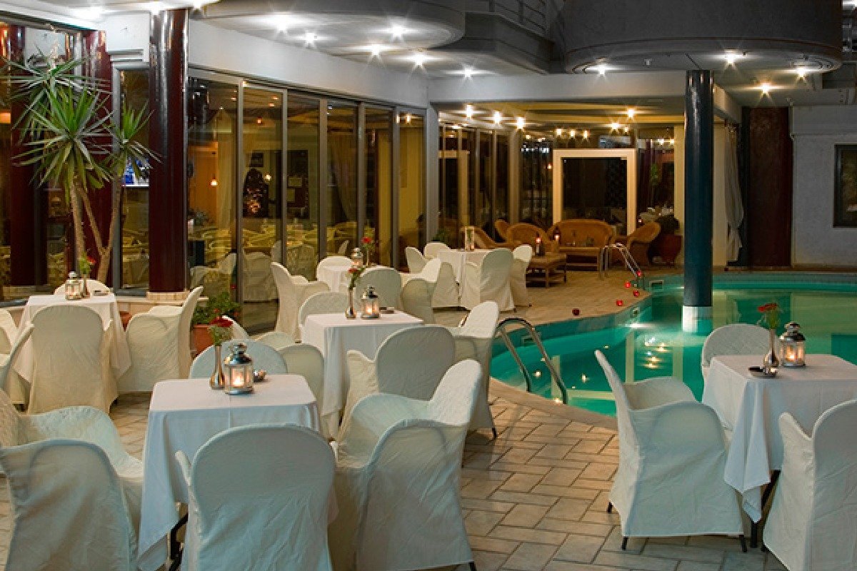 Hotel Mediterranean u Paraliji restoran