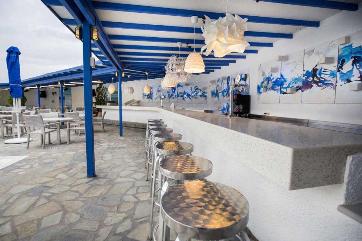 Delphi Beach hotel beach bar