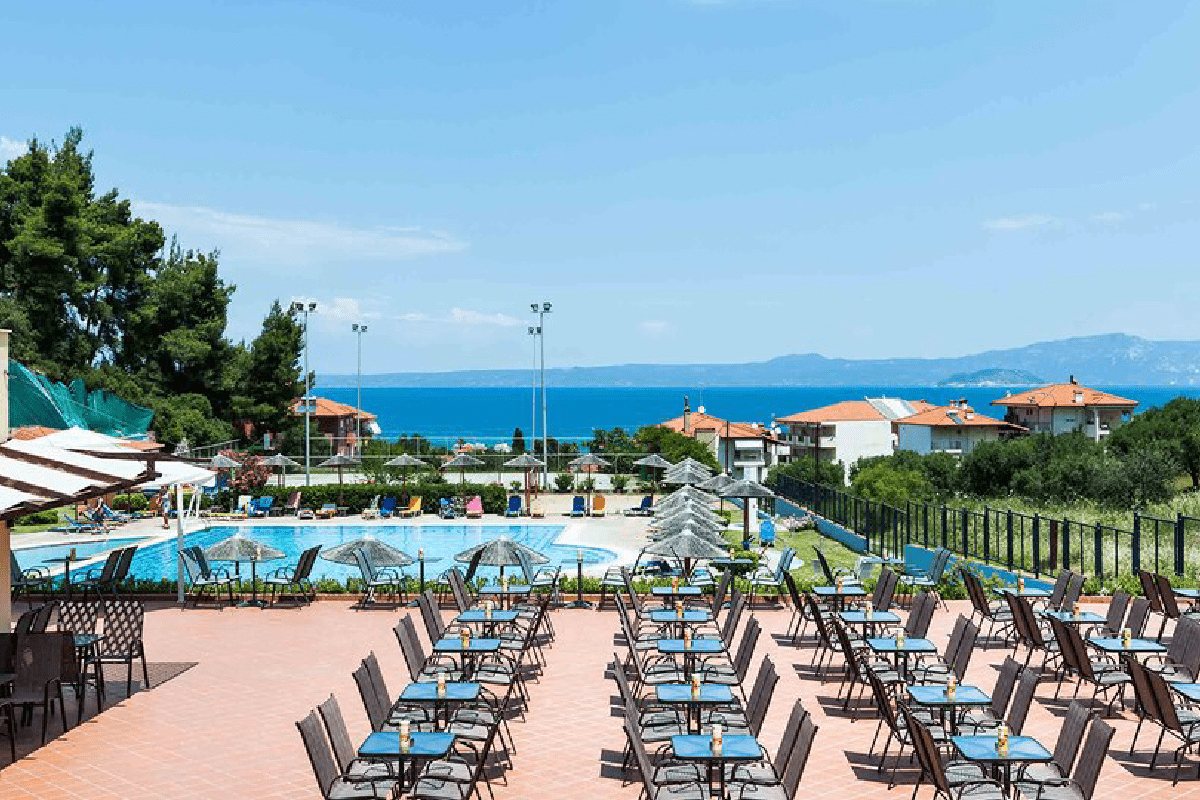 Atrium hotel pool bar