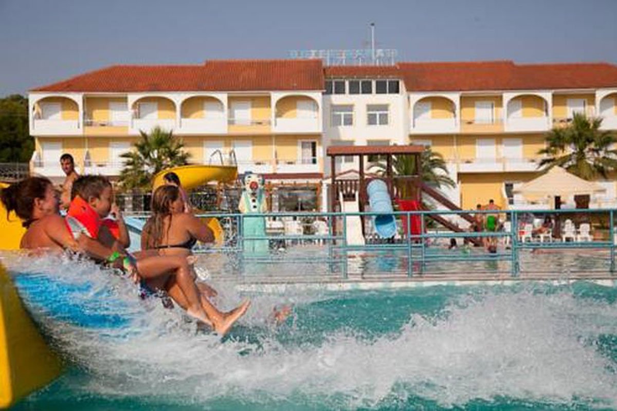 Kanali Beach Hotel leto Grčka