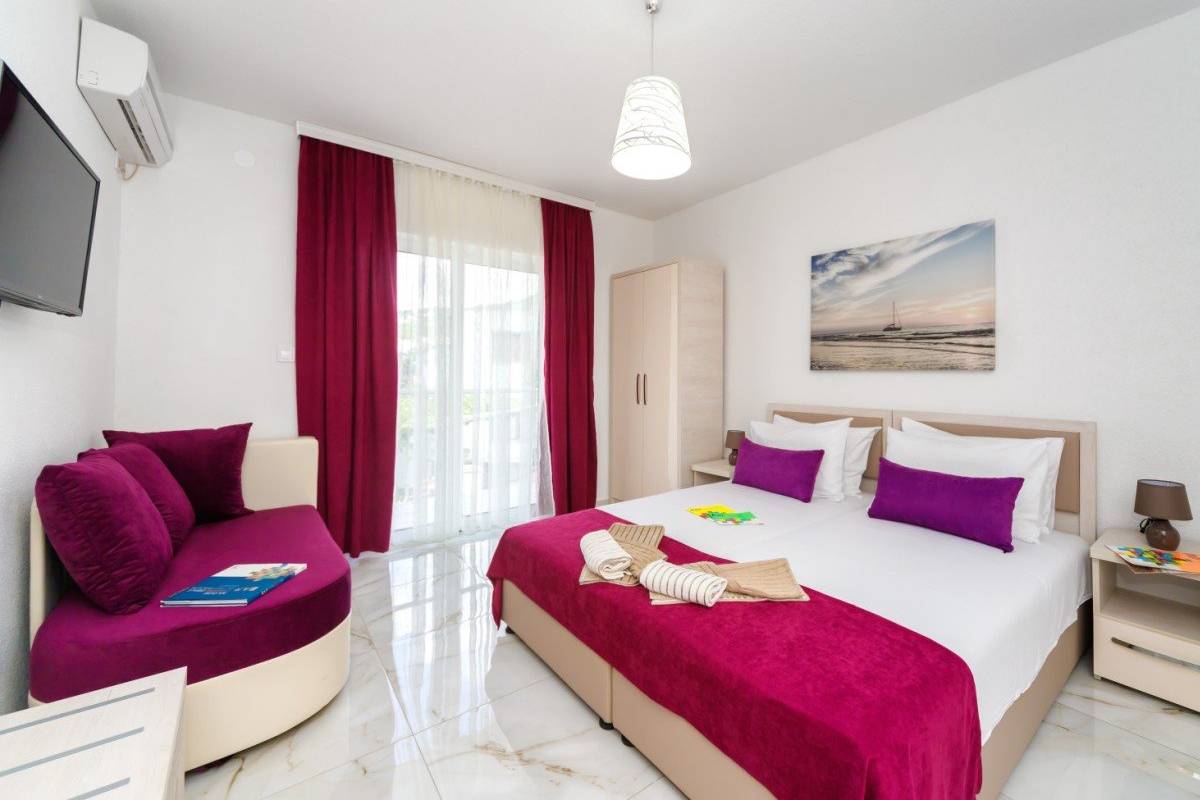 Apartmani Hotel Adria