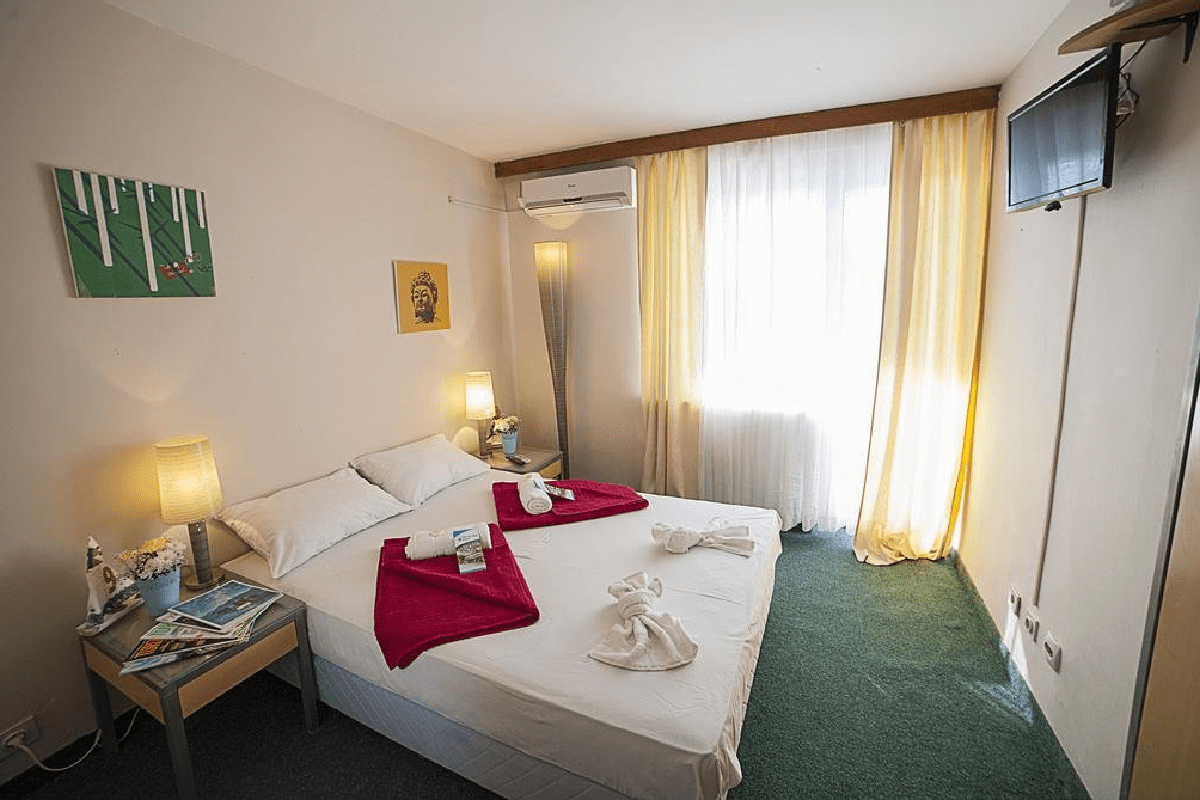 Hotel Bip Budva dvokrevetna soba2