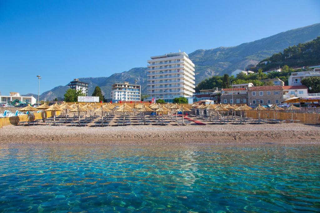 Hotel-Sato-pogled-sa-mora-AquaTravel.rs_