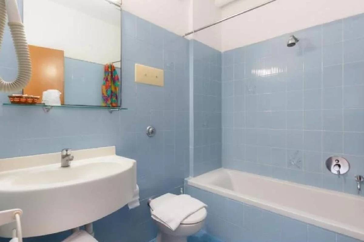 Hotel Harry Lido di Jesolo kupatilo