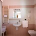Thumbnail of http://Hotel%20Kennedy%20Lido%20di%20Jesolo%20kupatilo