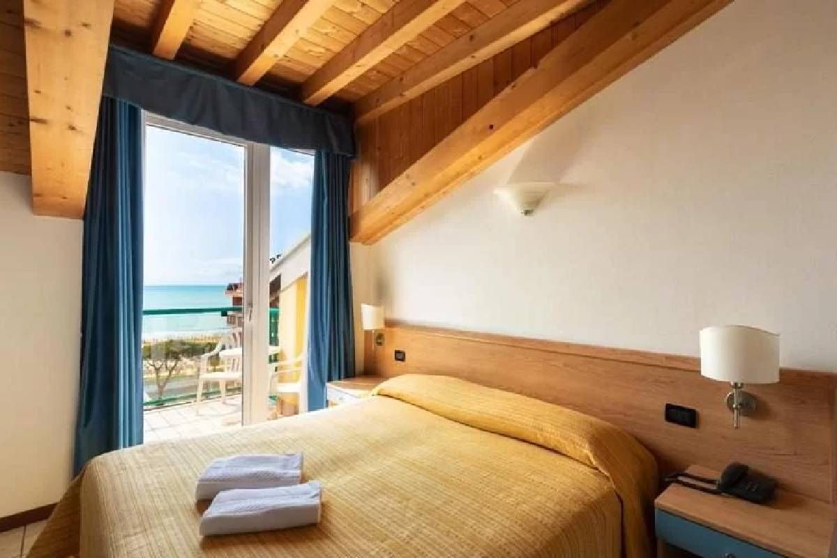 Hotel Kennedy Lido di Jesolo soba u potkrovlju