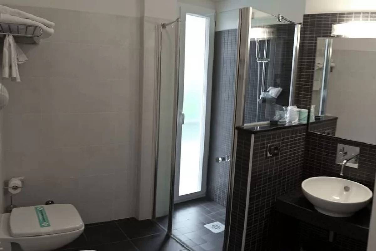 Hotel Santiago Lido di Jesolo tuš kabina