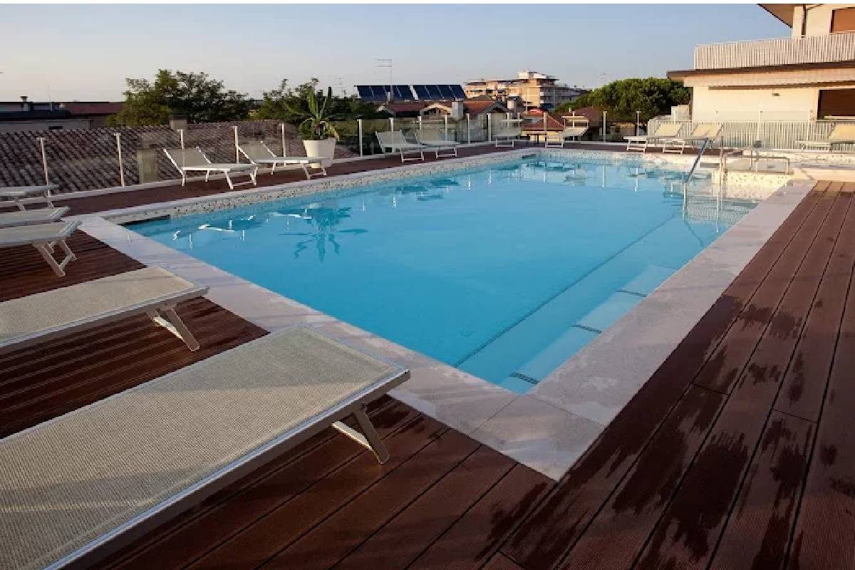 Hotel Tropico Lido di Jesolo bazen i ležaljke