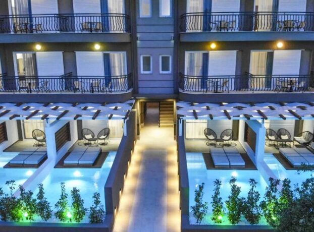 Royal Hotel & Suites Junior suite private pool