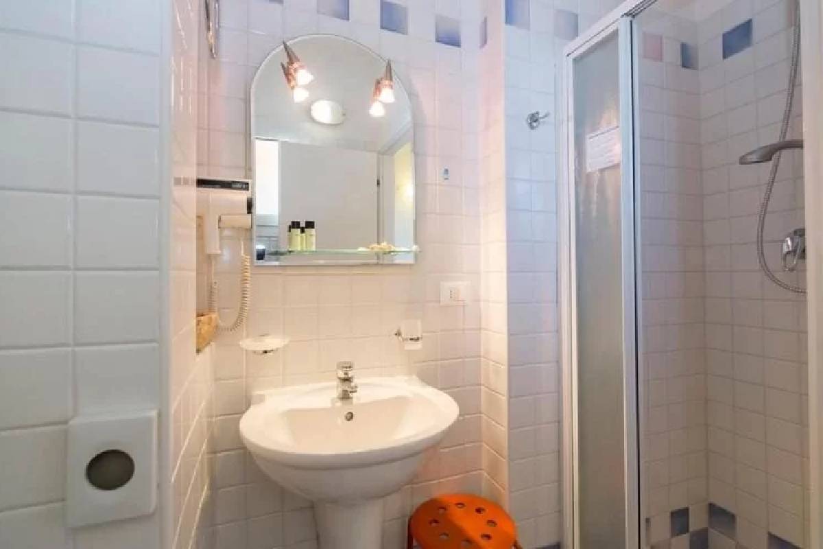 Hotel Crosal Rimini toalet