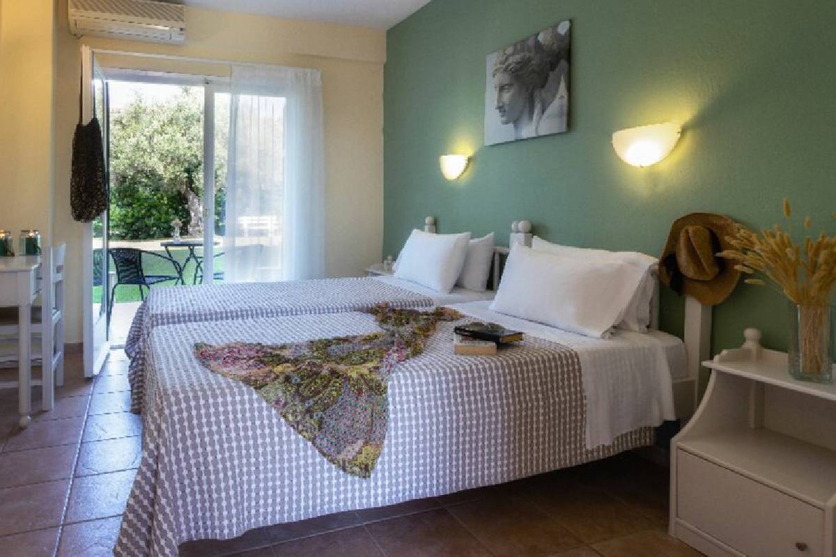 Hotel Julia Fourka smeštaj