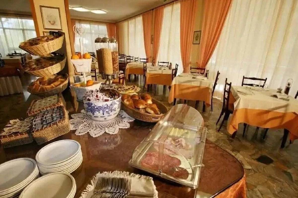 Hotel Mamy Rimini švedski sto