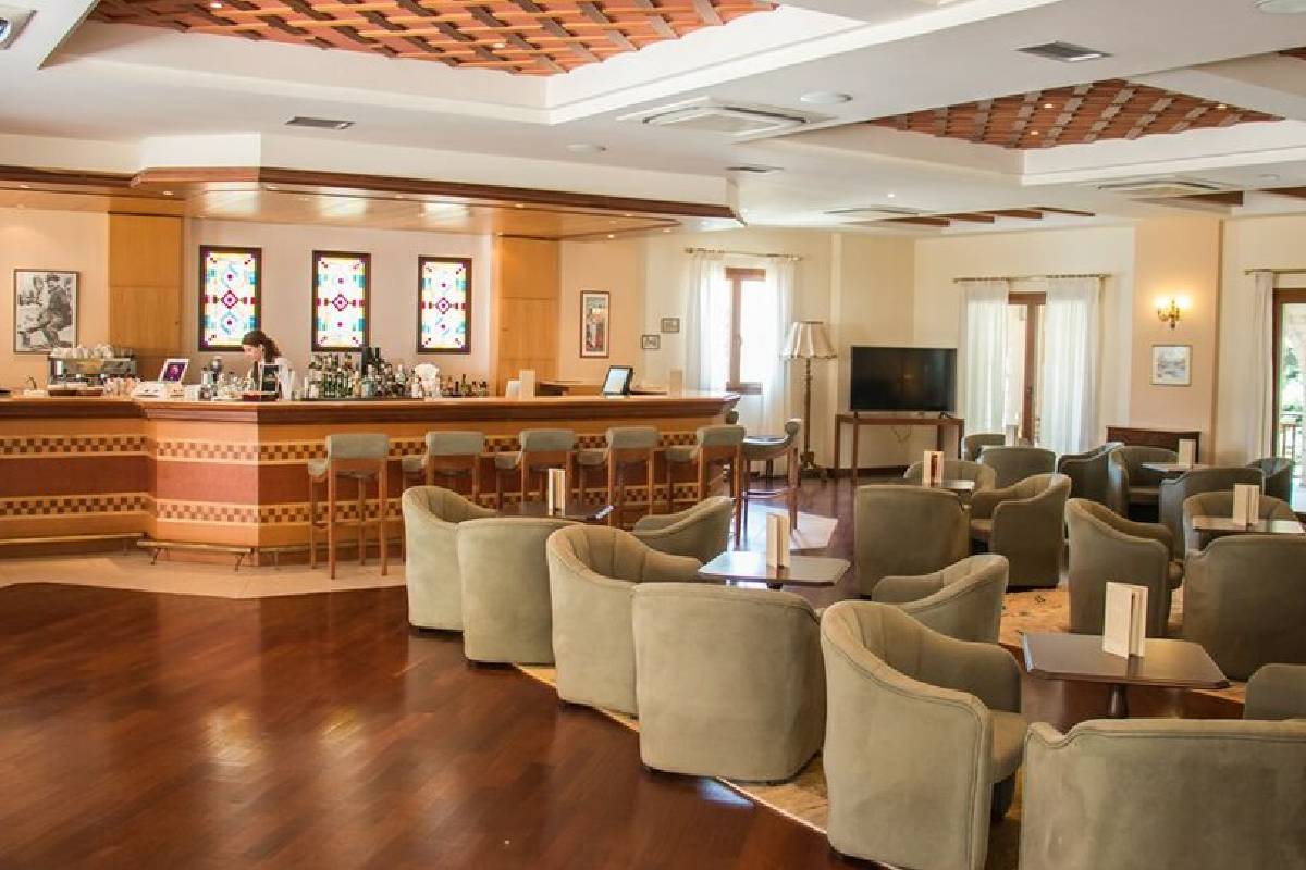 Hotel Aegean Melathron Kalithea bar