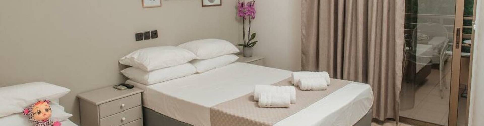 Hotel Aqua Beachfront Olympic Beach header