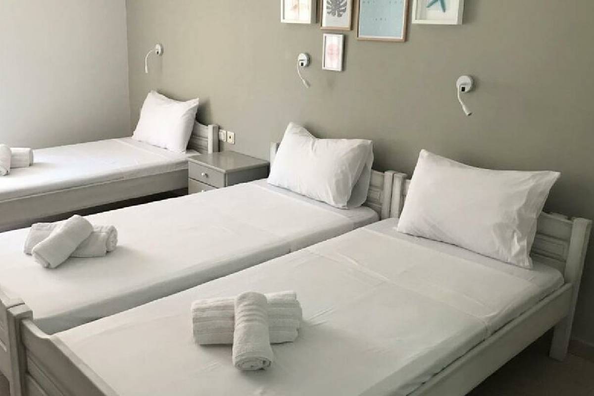 Hotel Aqua Beachfront Olympic Beach trokrevetna soba