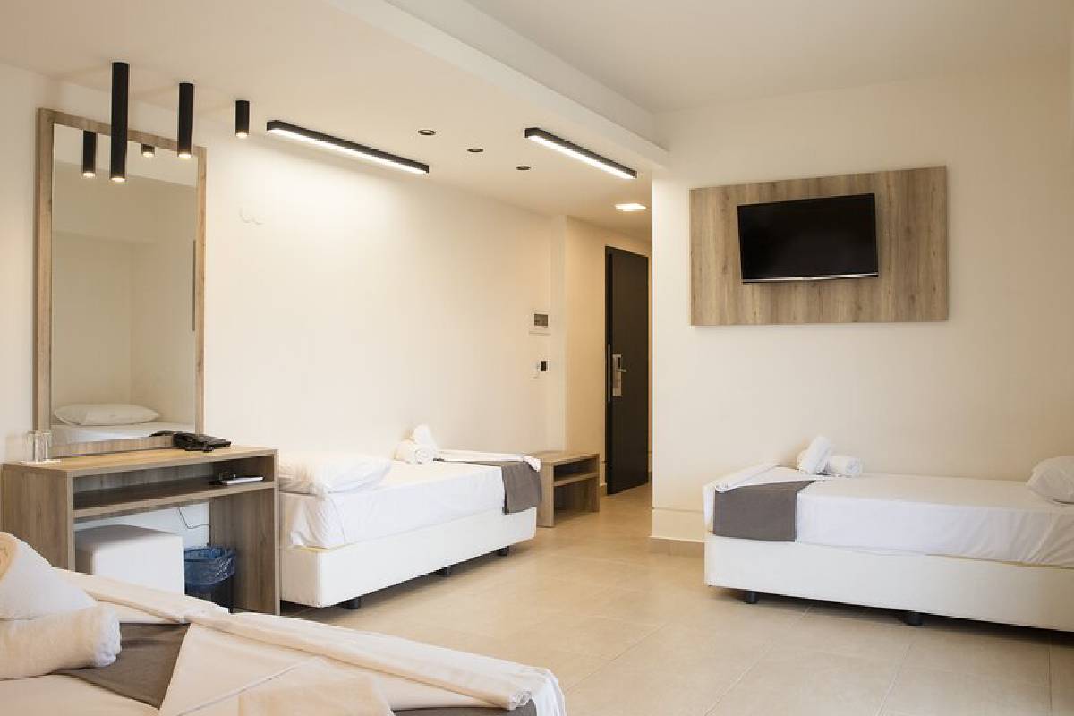 Hotel Dafni Plus Leptokaria četvorokrevetna soba