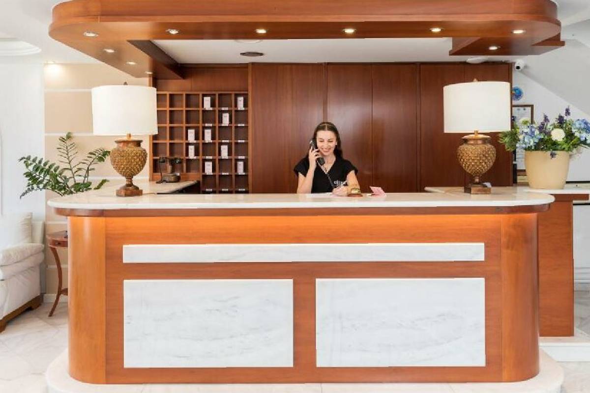 Hotel Eliza by Panel Nei Pori recepcija