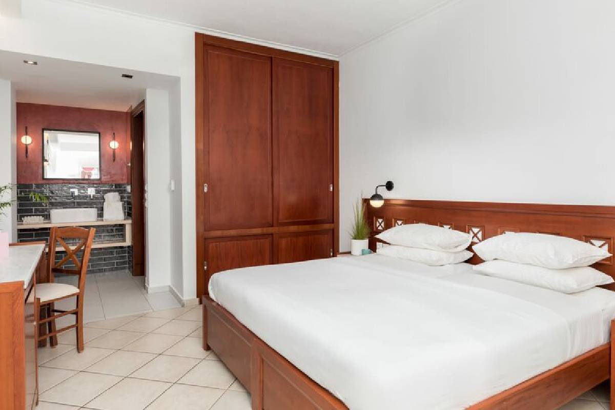 Hotel Eliza by Panel Nei Pori smeštaj