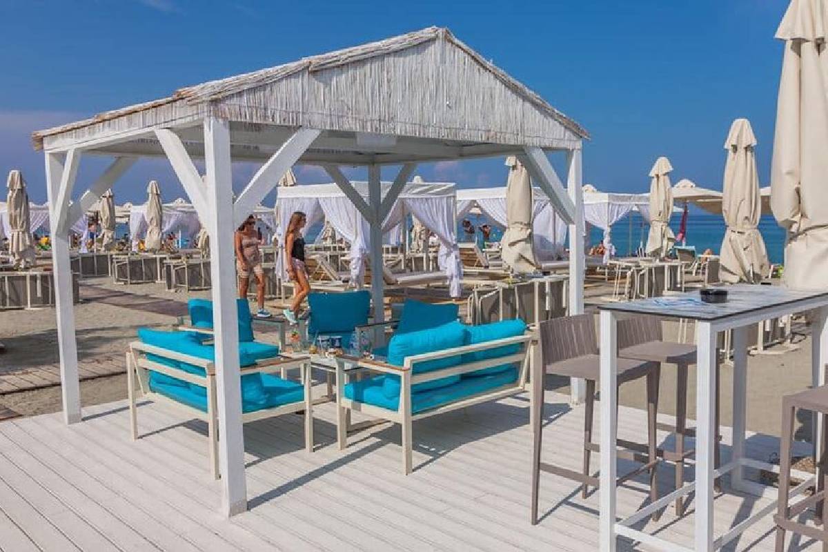 Hotel Olympian Bay Grand Leptokari beach bar