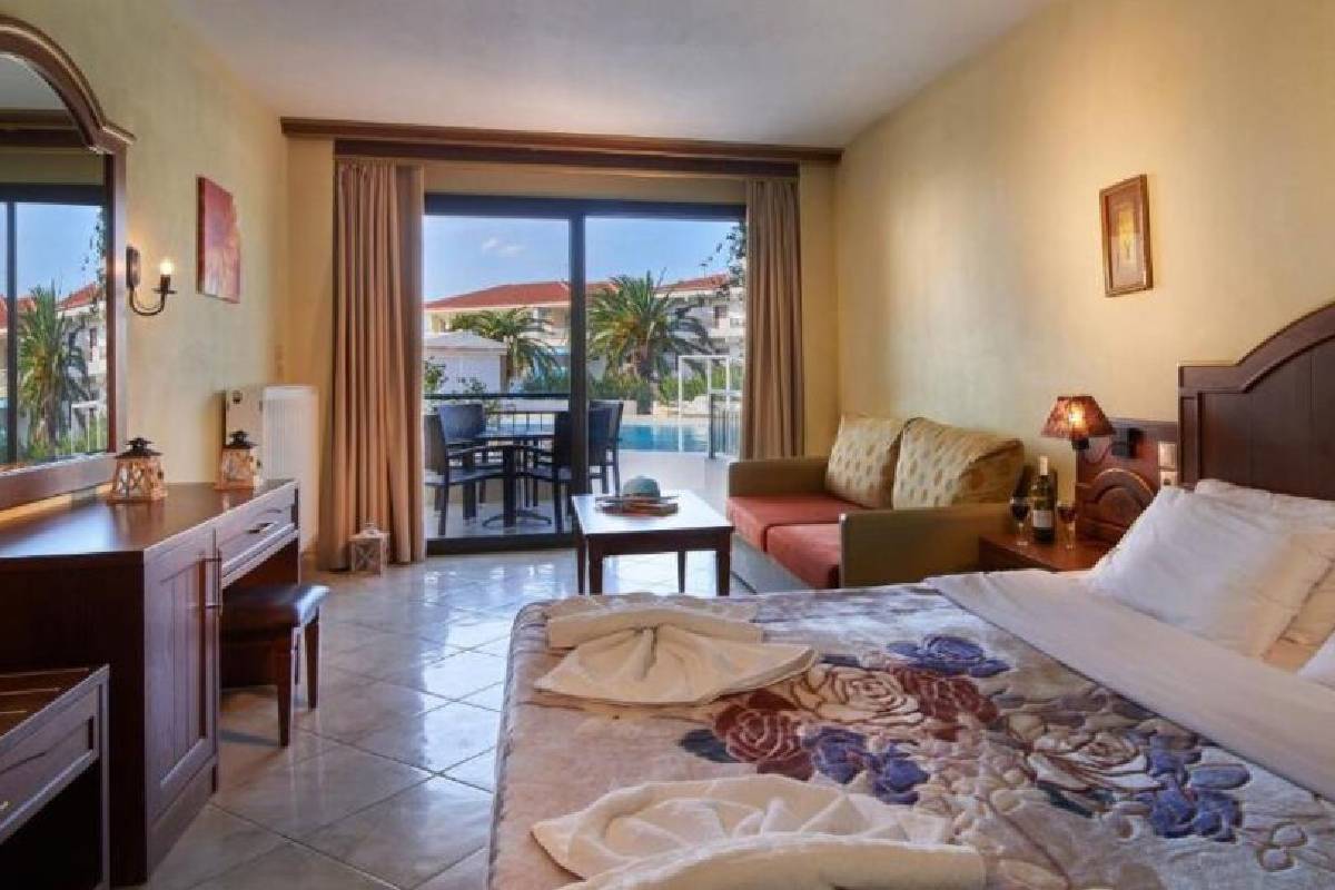 Hotel Toroni Blue Sea Family room