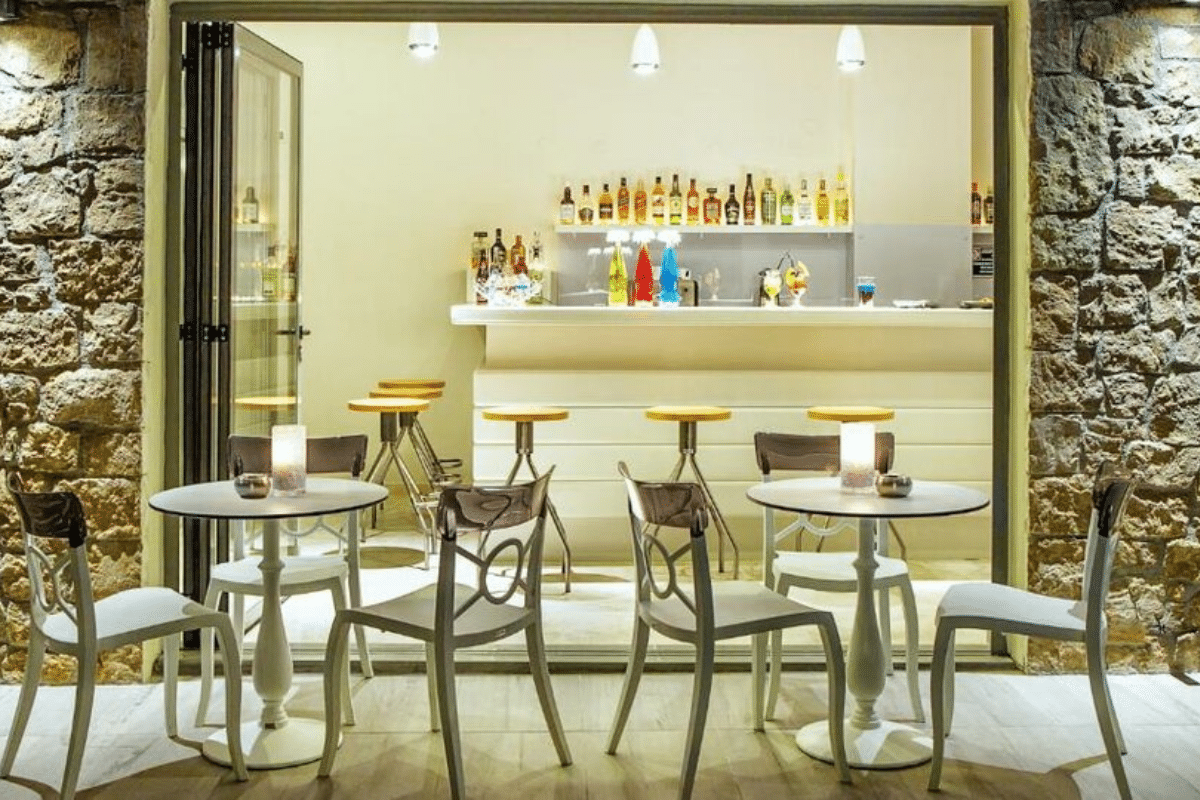 Hotel Core Polihrono cafe bar