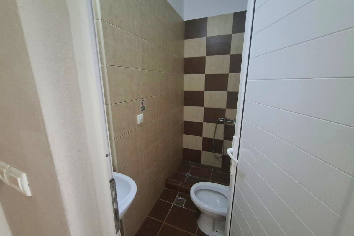 Kupatilo sa TWC-om u apartmanima Aqua Family Leptokarija